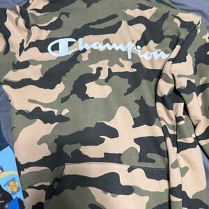 Champion Green and Tan Camouflage Hoodie new with tags fast shipping